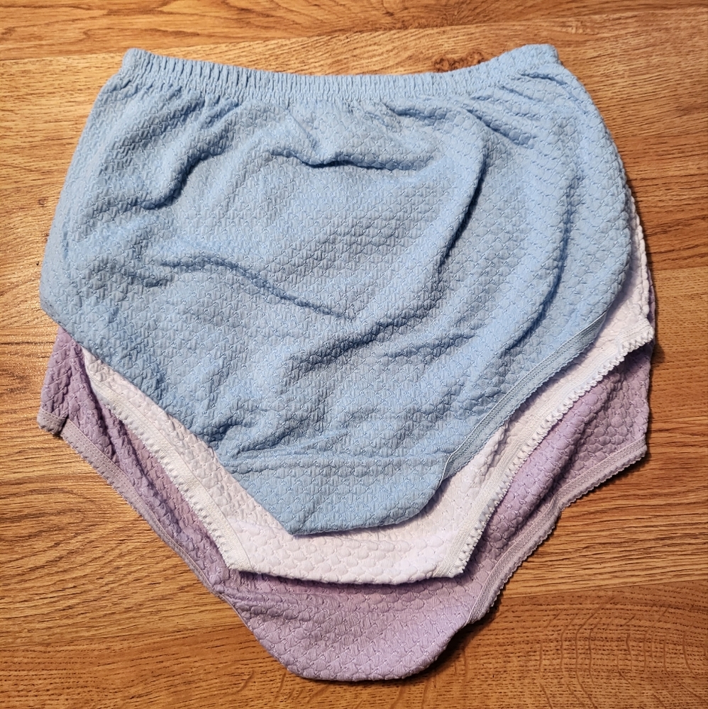 New with tag spring time cotton spandex underwear. FULL coverage